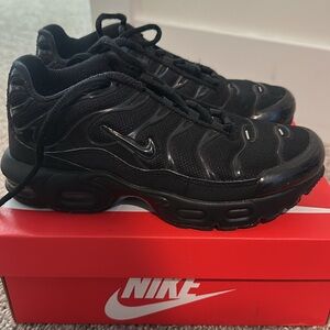 Nike Triple Black Air Max Sneakers